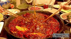 四个女孩吃锅照片boils互联网用户：这绝对是食品