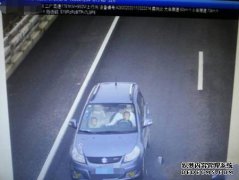 我父亲喜欢骑马！那个男人会突然心脏病发作！