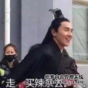 狗仔队愿意拿明星，林恩更新是对冷眼的厌恶，