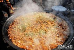 该领域的许多人正在使用野生蜜蜂进食。每个人