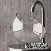 这些位于一楼的客房设计精美，适合露台，让人