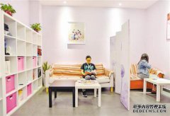 上班的妈妈看到并分享“回奶”策略